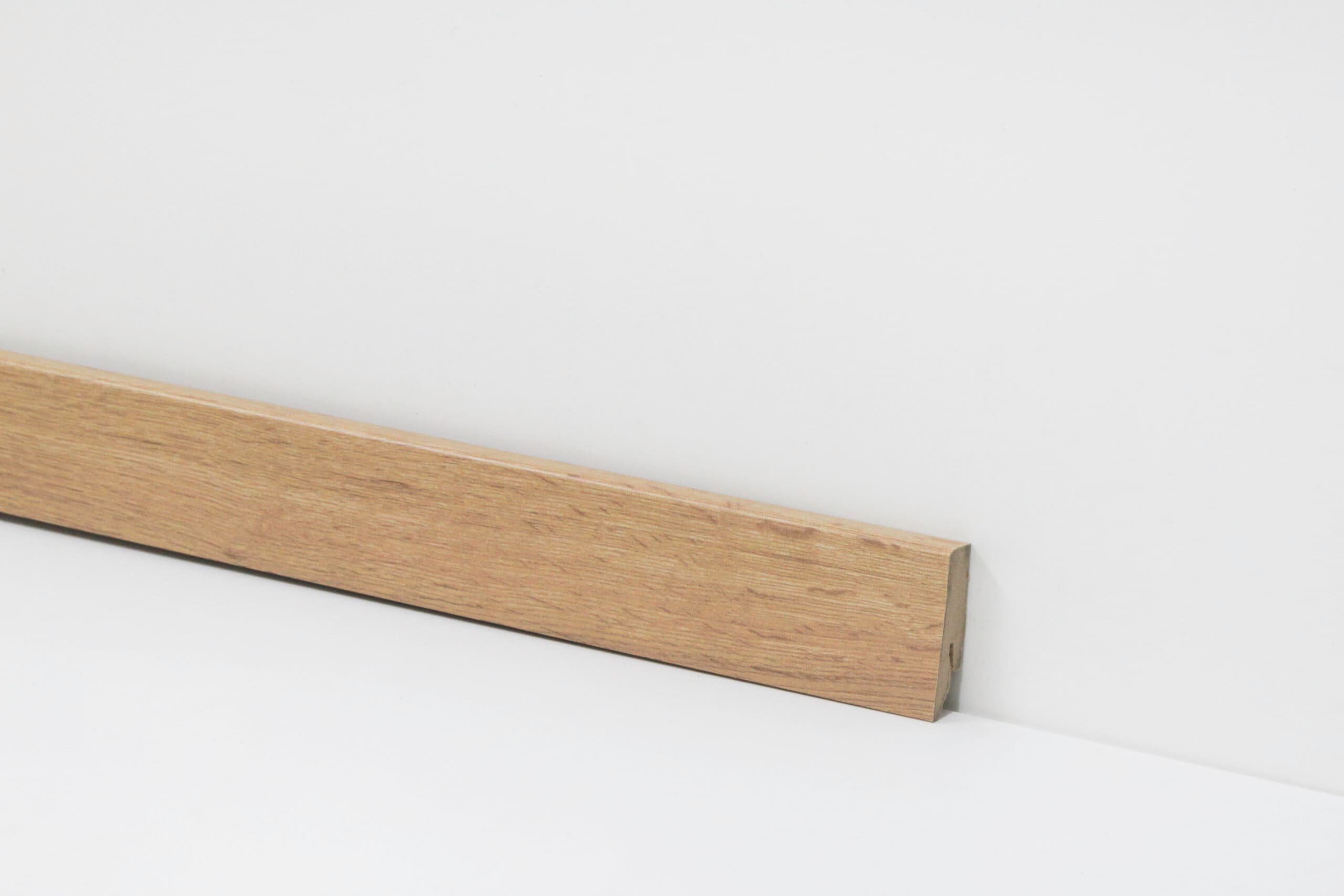 St58-Sockelleiste 2044